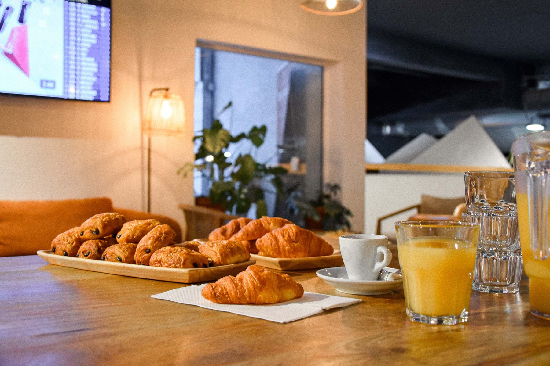 Petit-déjeuner privatisation à Blocbuster La Défense